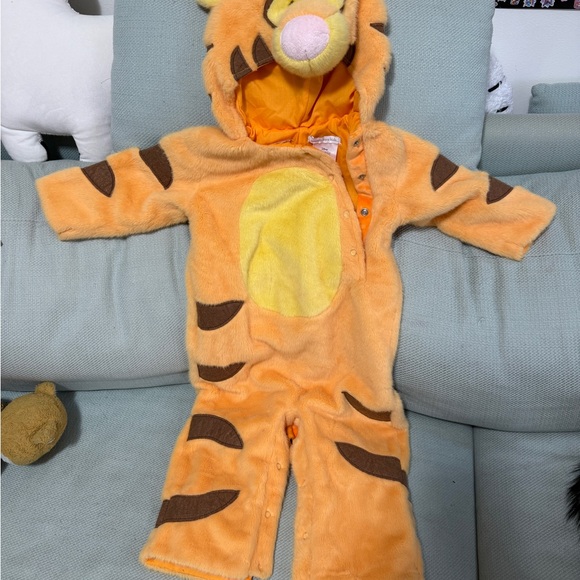 Pottery Barn Tigger Costume 12-24 months - Picture 6 of 10